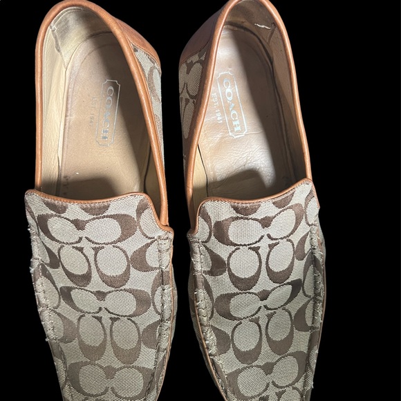 Coach - Picture 4 of 4